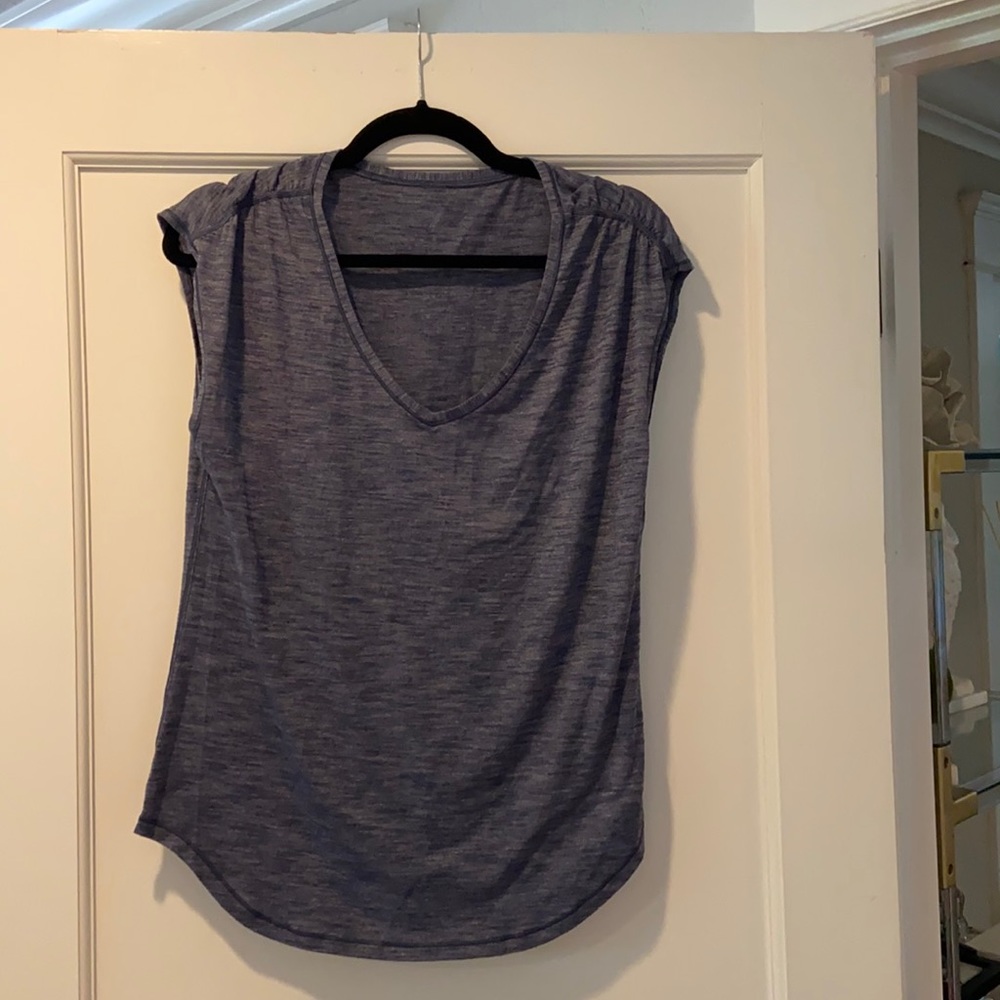 Lululemon top